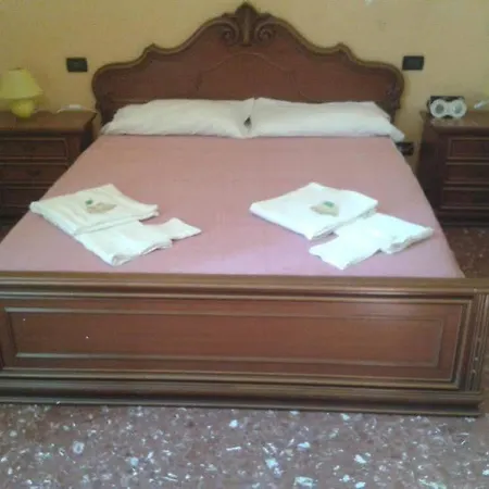 Elvisia Vendégház Lucca
